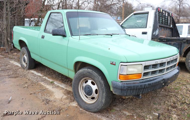 image for item EC9486 1996 Dodge Dakota pickup truck