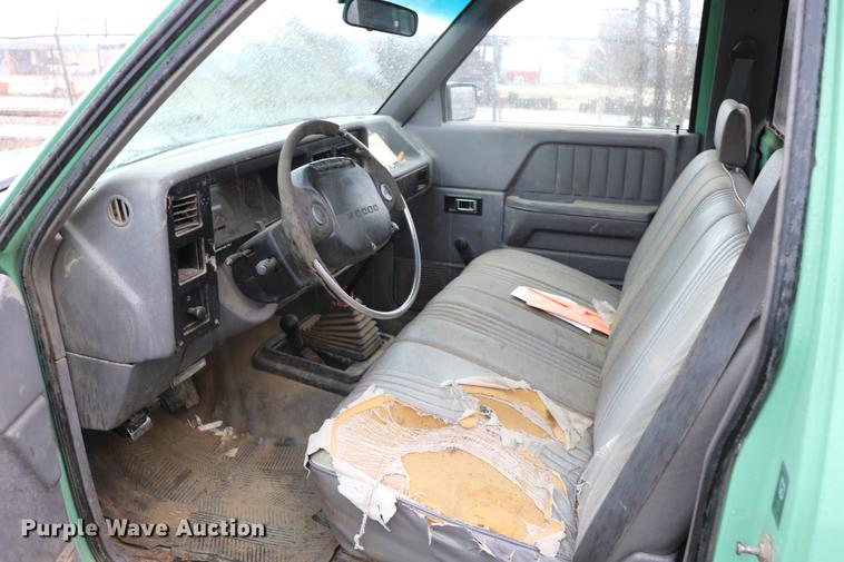 image for item EC9486 1996 Dodge Dakota pickup truck