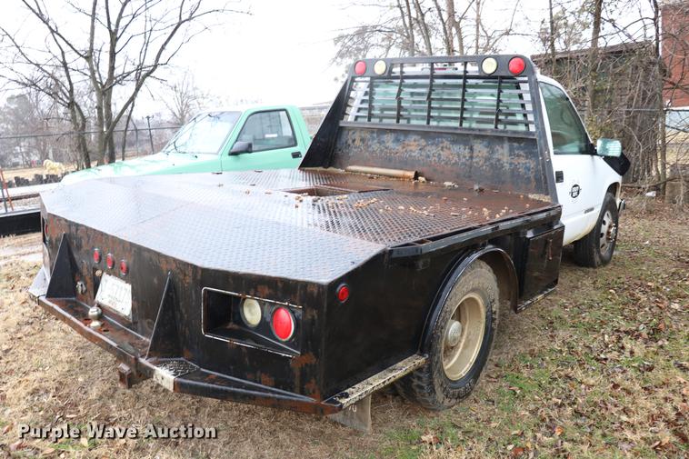 image for item EC9487 1998 Chevrolet Silverado 3500 flatbed pickup truck