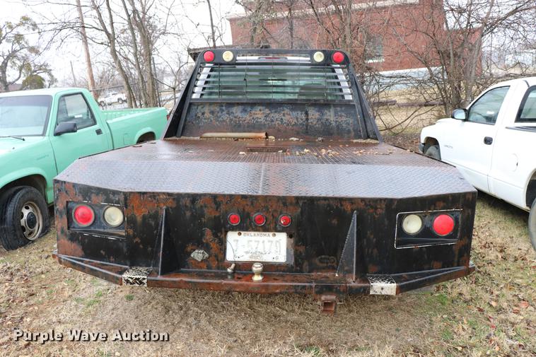 image for item EC9487 1998 Chevrolet Silverado 3500 flatbed pickup truck