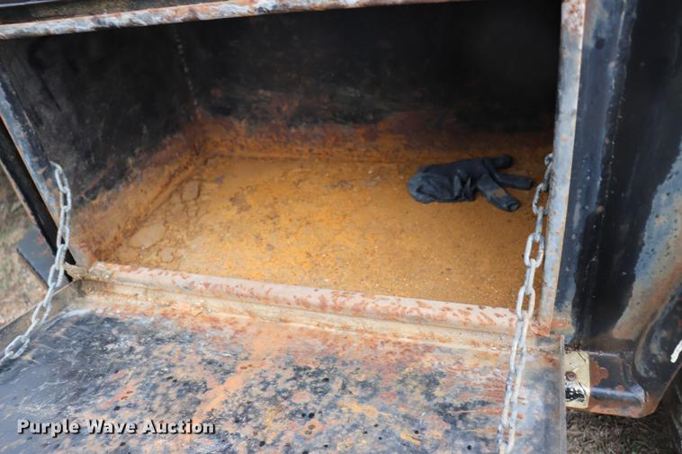 image for item EC9487 1998 Chevrolet Silverado 3500 flatbed pickup truck