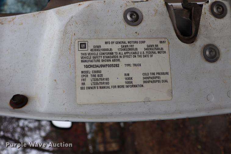 image for item EC9487 1998 Chevrolet Silverado 3500 flatbed pickup truck