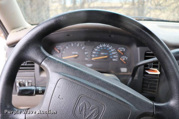 image for item EC9488 2001 Dodge Dakota pickup truck