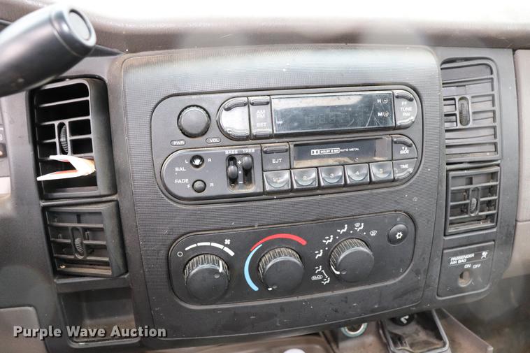 image for item EC9488 2001 Dodge Dakota pickup truck