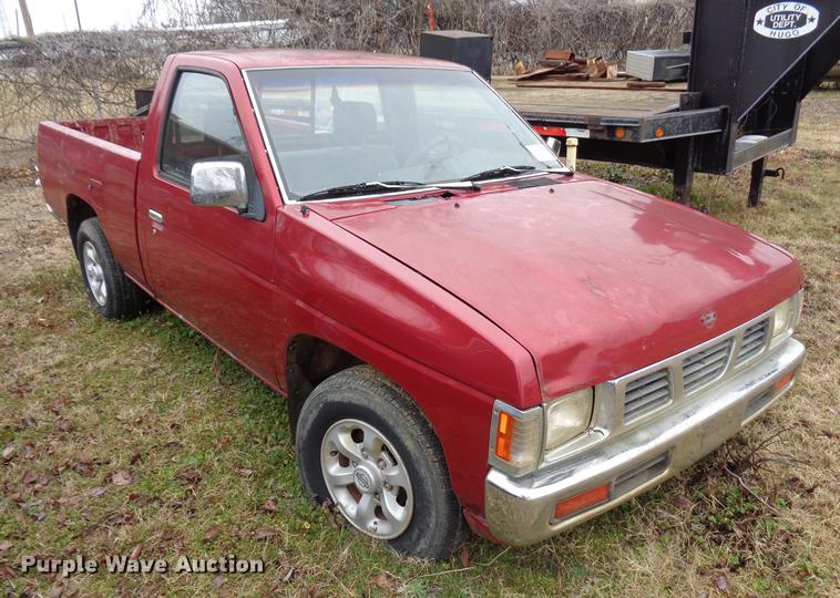 image for item EC9490 1997 Nissan XE pickup truck
