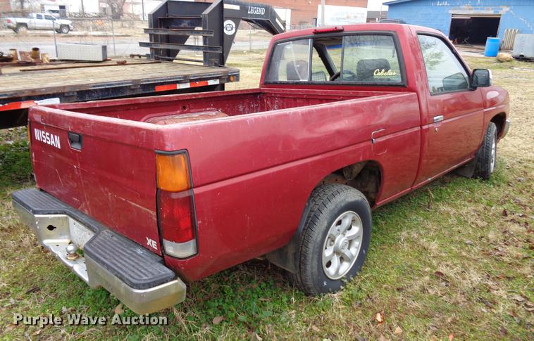 image for item EC9490 1997 Nissan XE pickup truck