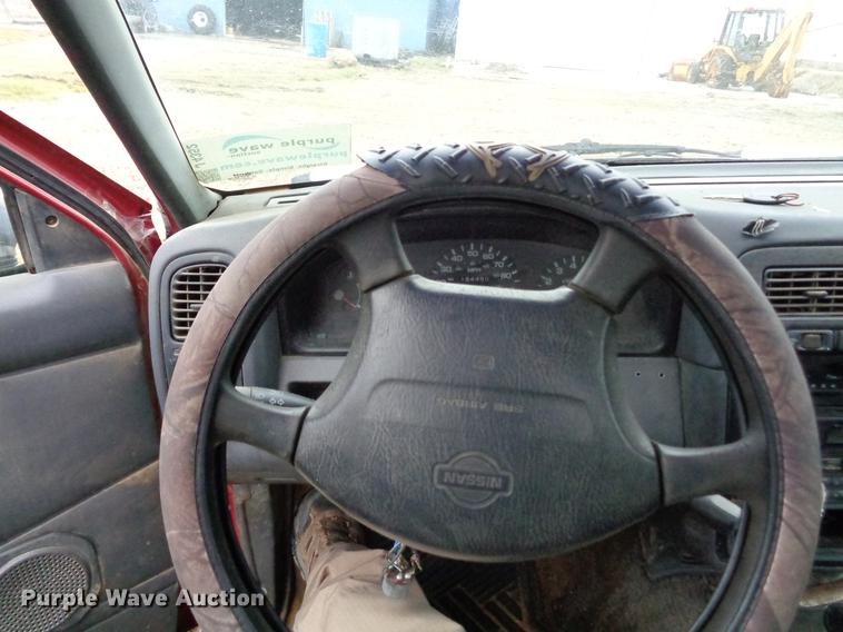 image for item EC9490 1997 Nissan XE pickup truck