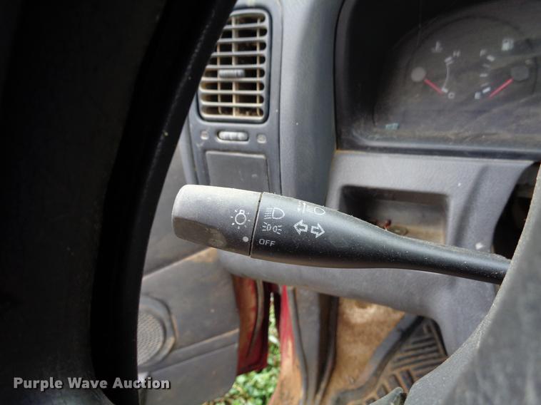 image for item EC9490 1997 Nissan XE pickup truck