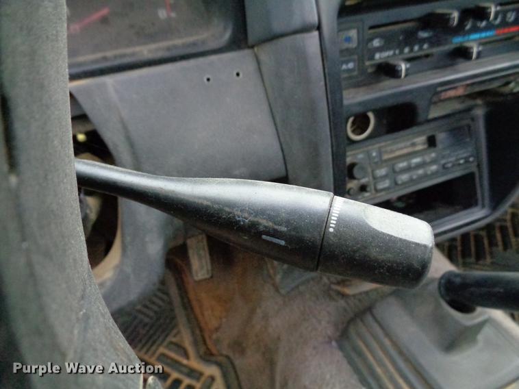 image for item EC9490 1997 Nissan XE pickup truck