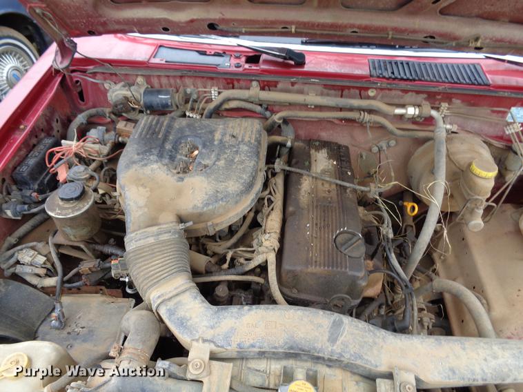 image for item EC9490 1997 Nissan XE pickup truck