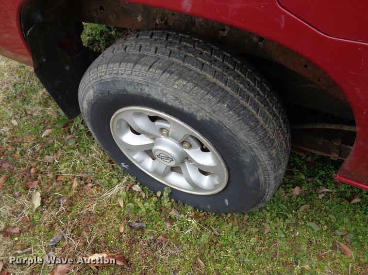 image for item EC9490 1997 Nissan XE pickup truck