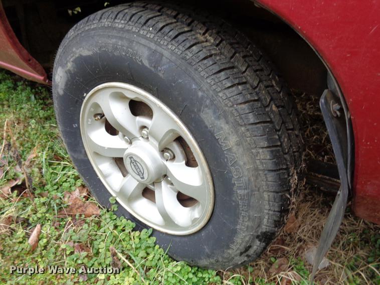 image for item EC9490 1997 Nissan XE pickup truck