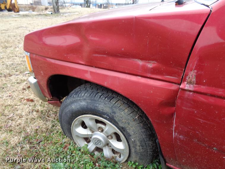 image for item EC9490 1997 Nissan XE pickup truck