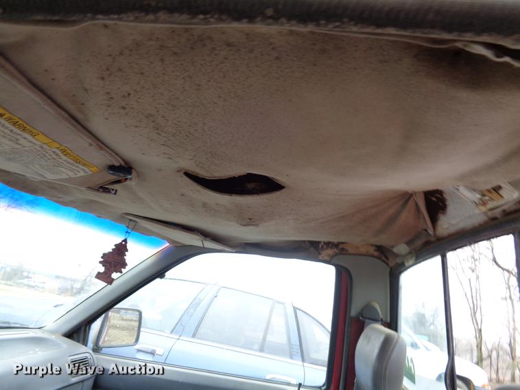 image for item EC9490 1997 Nissan XE pickup truck