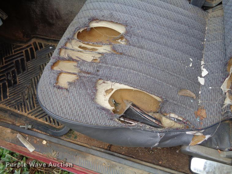 image for item EC9490 1997 Nissan XE pickup truck