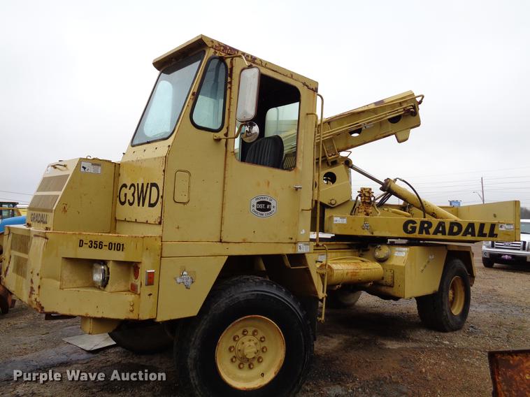 image for item EC9493 Gradall G3WD rubber tire excavator