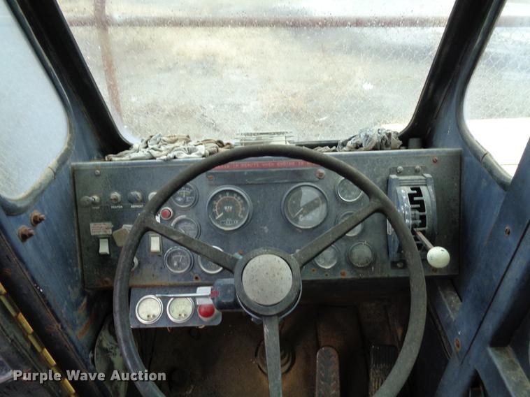 image for item EC9493 Gradall G3WD rubber tire excavator