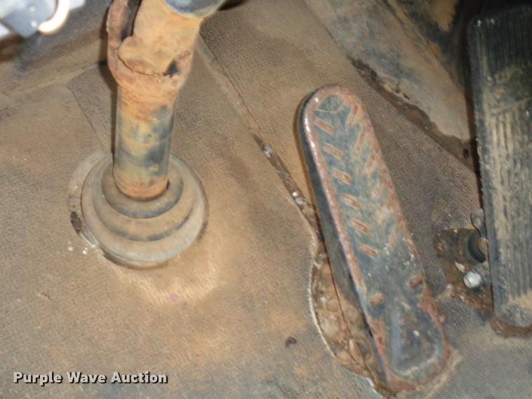 image for item EC9493 Gradall G3WD rubber tire excavator