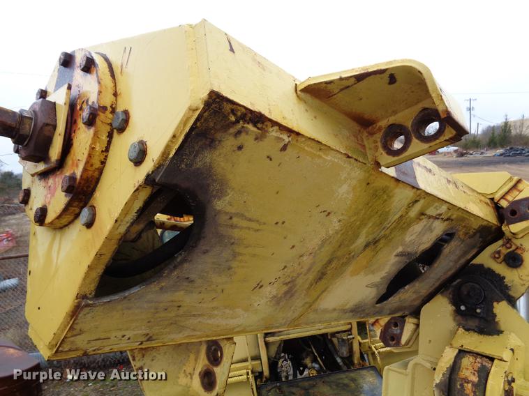 image for item EC9493 Gradall G3WD rubber tire excavator