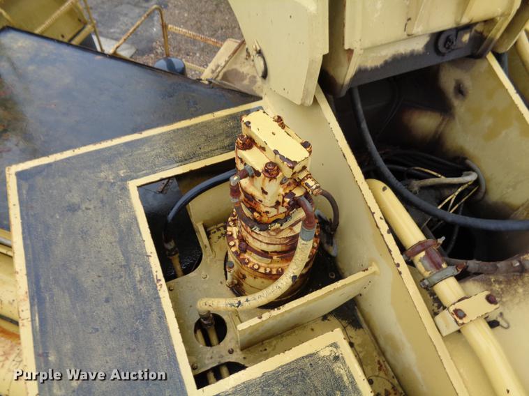 image for item EC9493 Gradall G3WD rubber tire excavator