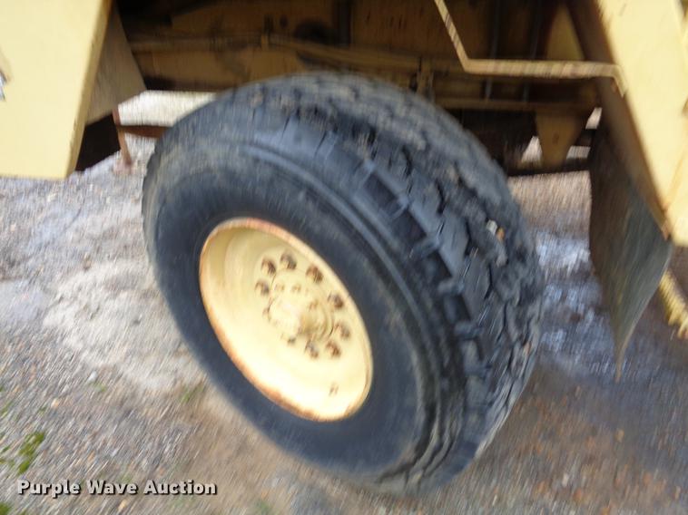 image for item EC9493 Gradall G3WD rubber tire excavator