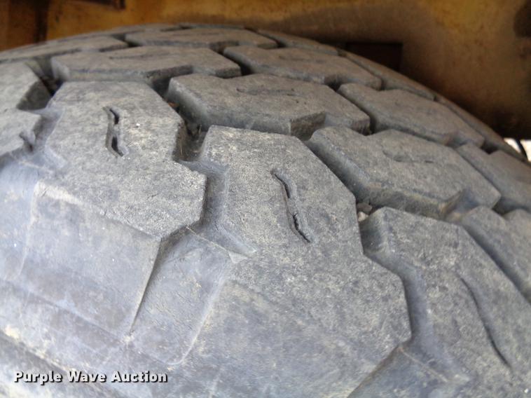 image for item EC9493 Gradall G3WD rubber tire excavator