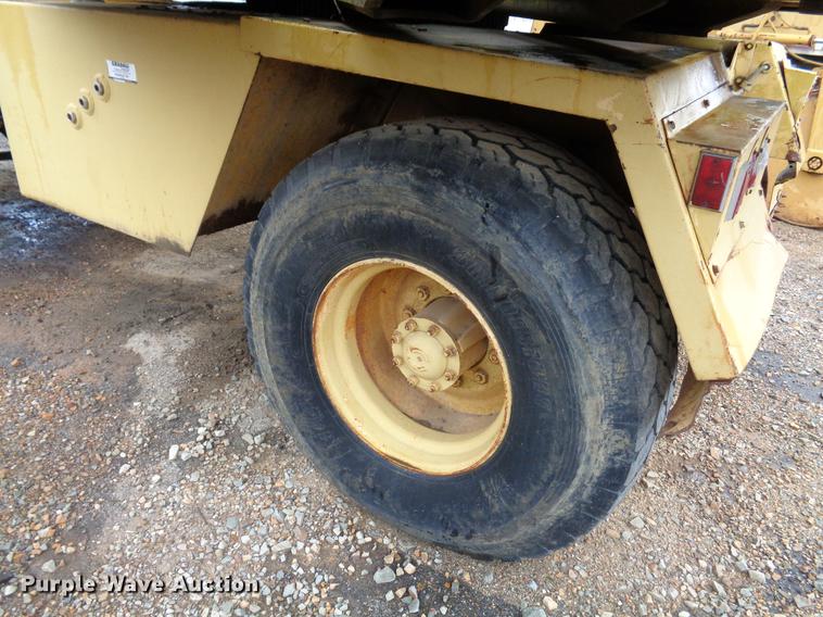 image for item EC9493 Gradall G3WD rubber tire excavator