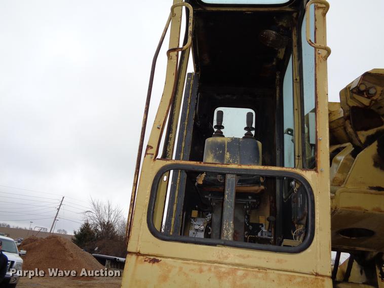 image for item EC9493 Gradall G3WD rubber tire excavator