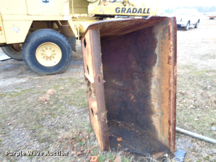 image for item EC9493 Gradall G3WD rubber tire excavator