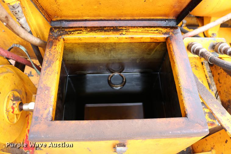 image for item EH9717 AMZ Magnum AM2 crack sealer