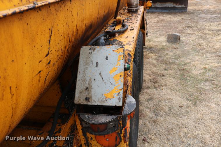 image for item EH9717 AMZ Magnum AM2 crack sealer