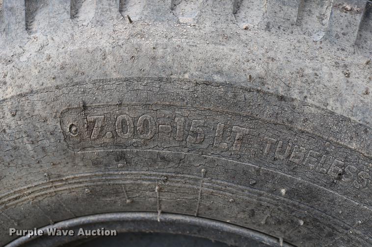 image for item EH9717 AMZ Magnum AM2 crack sealer