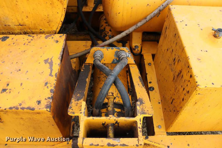 image for item EH9717 AMZ Magnum AM2 crack sealer