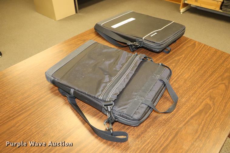 image for item EJ9755 Approximately 100 laptop bags