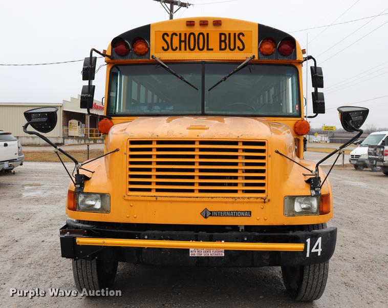 image for item EJ9756 2000 International 3800 school bus