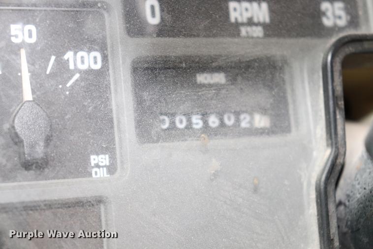 image for item EJ9756 2000 International 3800 school bus