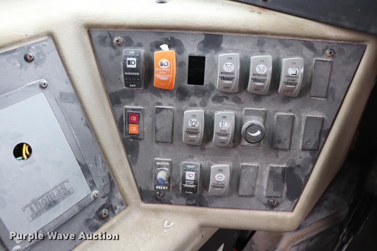 image for item EJ9756 2000 International 3800 school bus