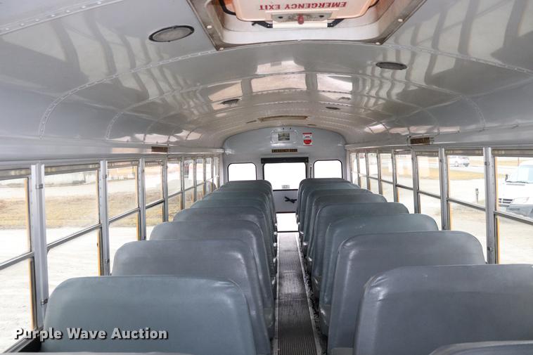 image for item EJ9756 2000 International 3800 school bus