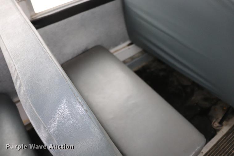 image for item EJ9756 2000 International 3800 school bus