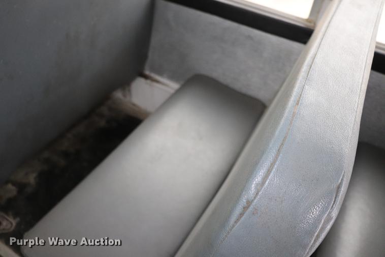 image for item EJ9756 2000 International 3800 school bus