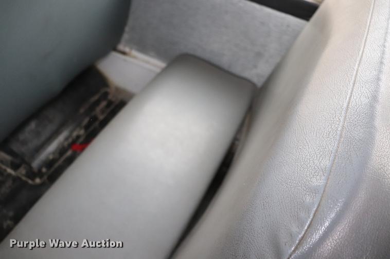 image for item EJ9756 2000 International 3800 school bus