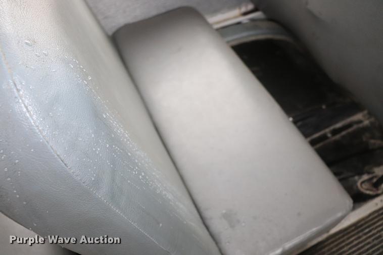 image for item EJ9756 2000 International 3800 school bus