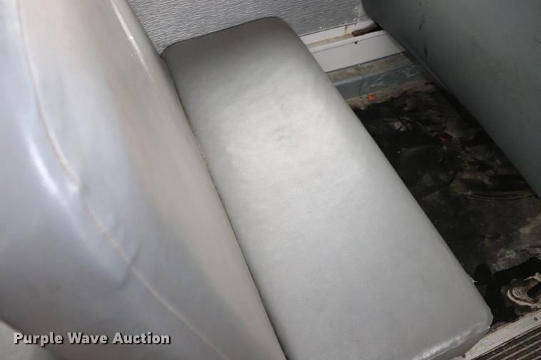 image for item EJ9756 2000 International 3800 school bus