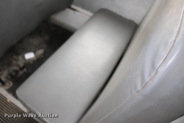 image for item EJ9756 2000 International 3800 school bus