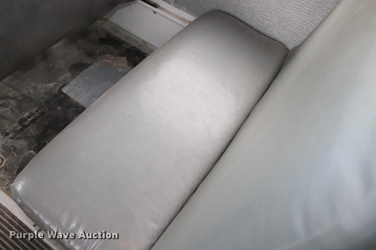 image for item EJ9756 2000 International 3800 school bus