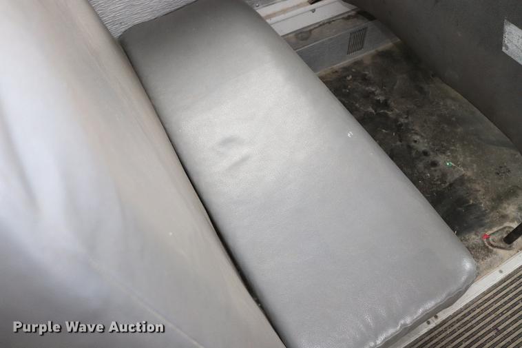 image for item EJ9756 2000 International 3800 school bus