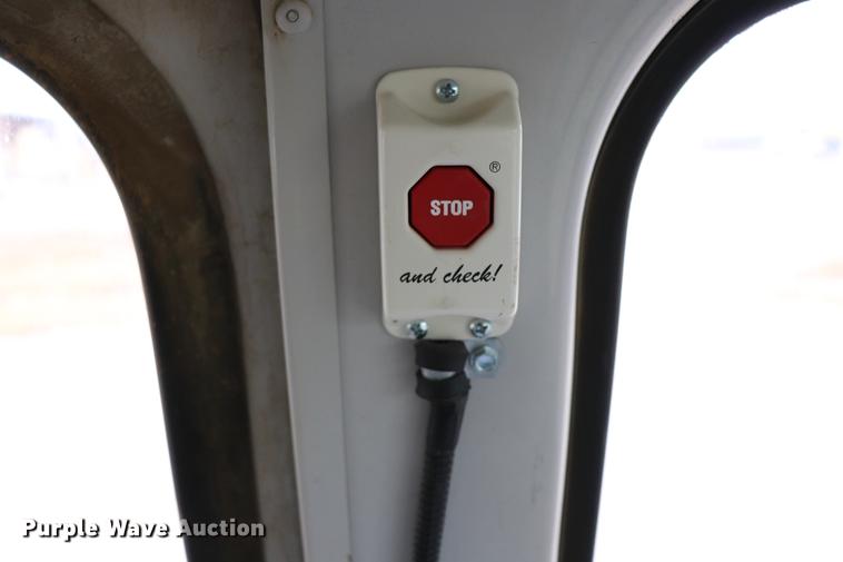 image for item EJ9756 2000 International 3800 school bus