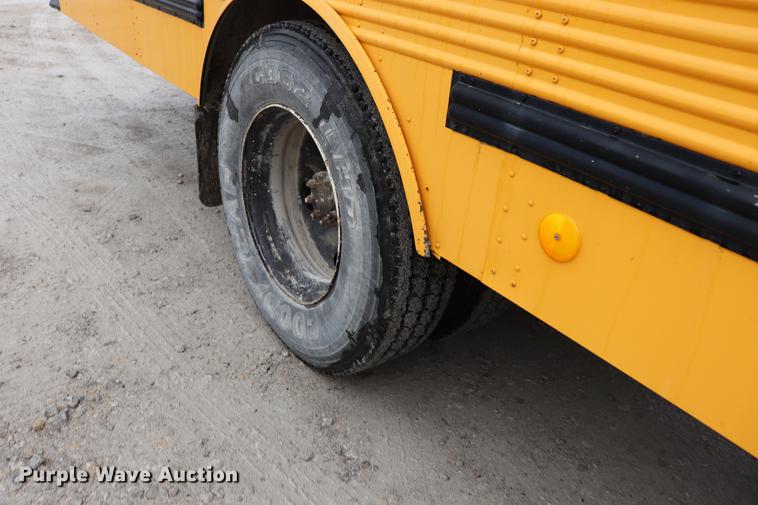 image for item EJ9756 2000 International 3800 school bus