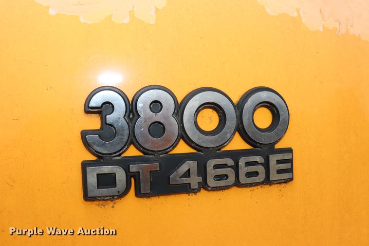 image for item EJ9756 2000 International 3800 school bus