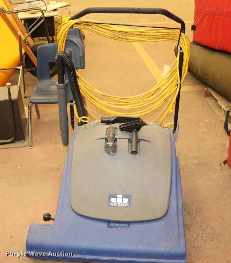 image for item EJ9759 Tornado Marathon 800 carpet cleaner